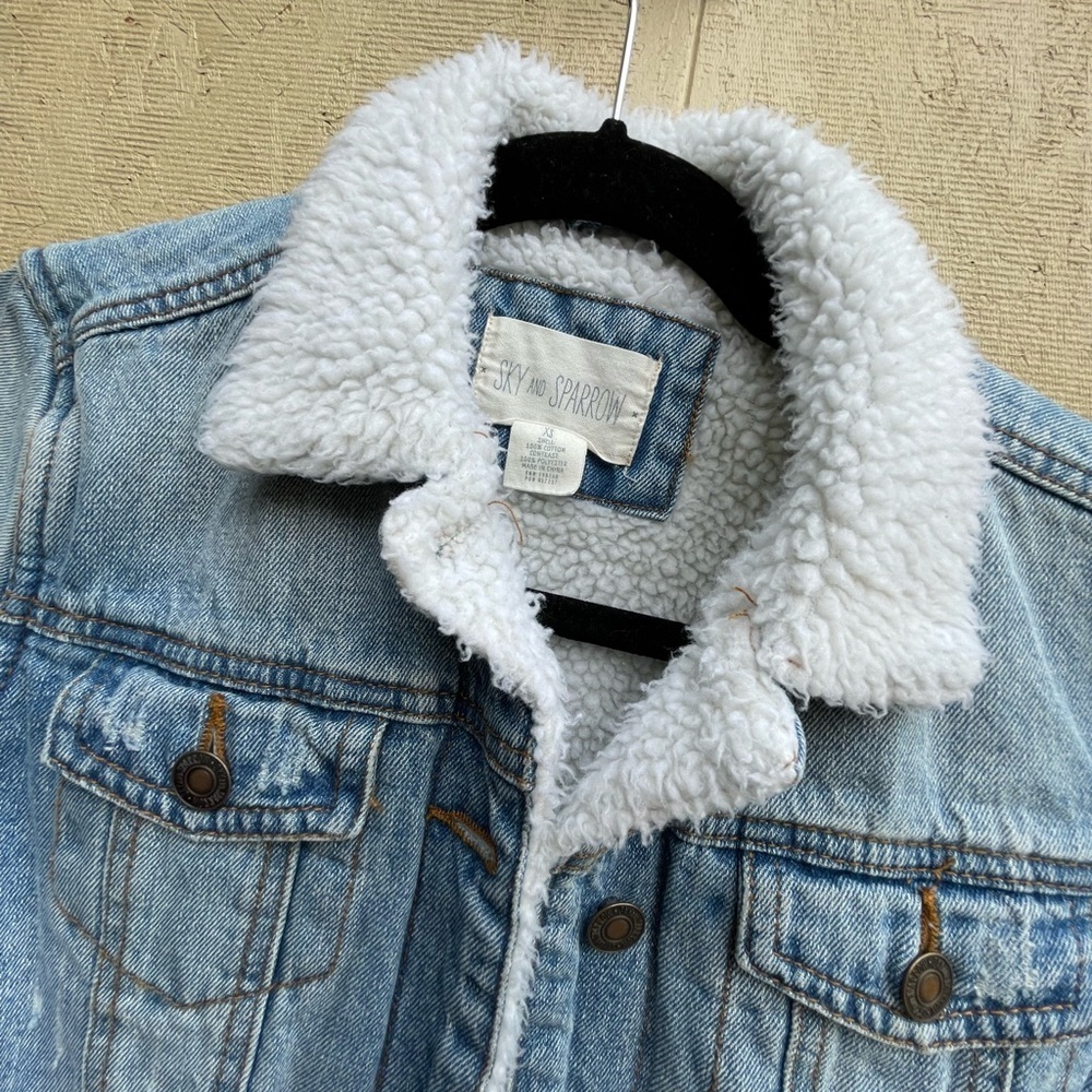 Sky and Sparrow Denim Jacket with Sherpa Lining - Picture 2 of 3
